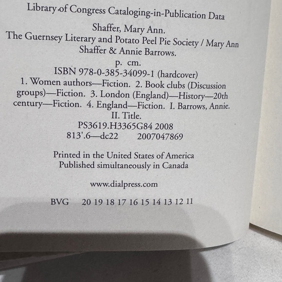 📚✨ Vintage 2008 Hardcover – The Guernsey Literary and Potato Peel Pie Society ✨ - Picture 8 of 16